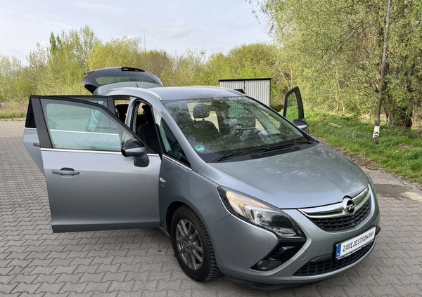 Opel Zafira cena 35900 przebieg: 197000, rok produkcji 2013 z Płock małe 211